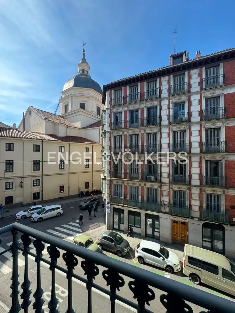 Vista exterior de Piso de alquiler en Madrid con Calefacción, Amueblado y Balcón