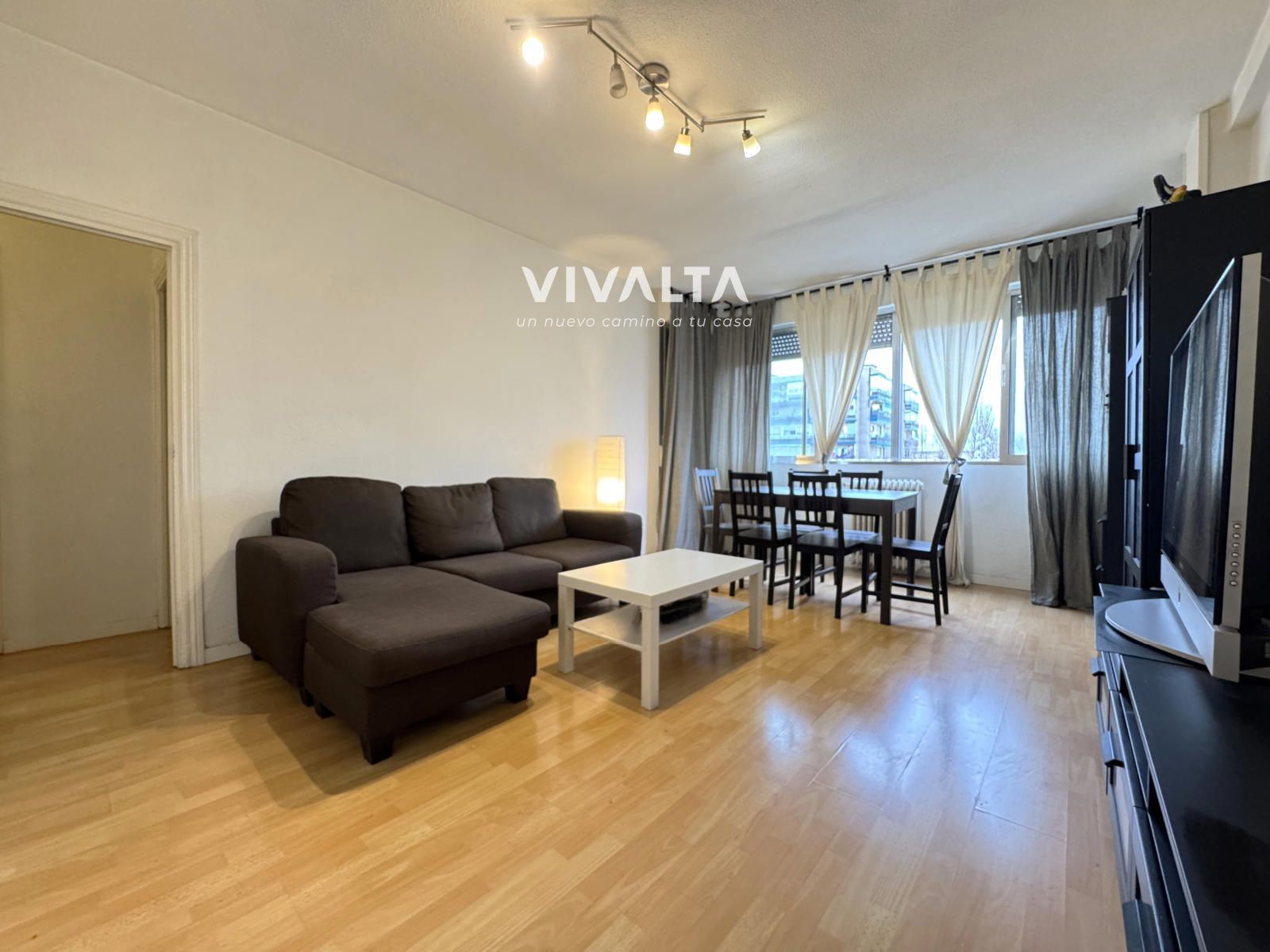 Sala d'estar de Pis en venda en  Madrid Capital amb Calefacció