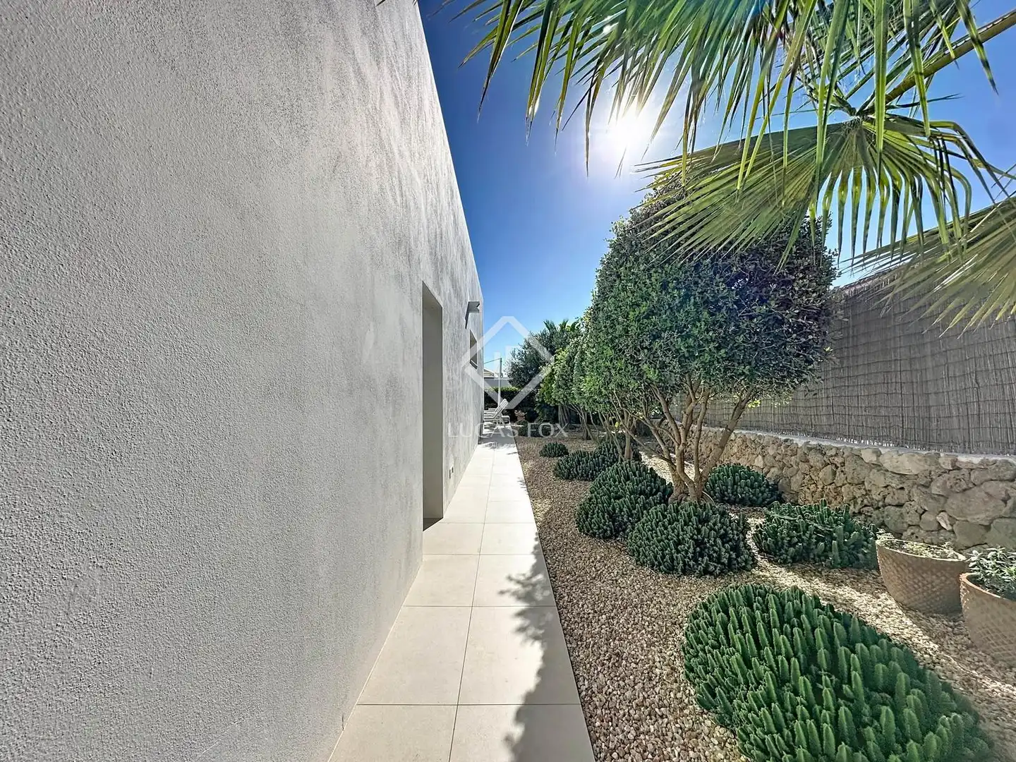 Vista exterior de Casa o xalet en venda en Sant Lluís amb Aire condicionat, Calefacció i Jardí privat