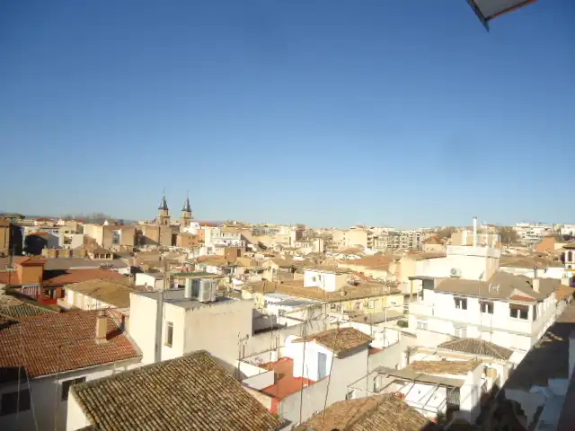 Vista exterior de Dúplex de alquiler en Granada con Calefacción, Terraza y Amueblado