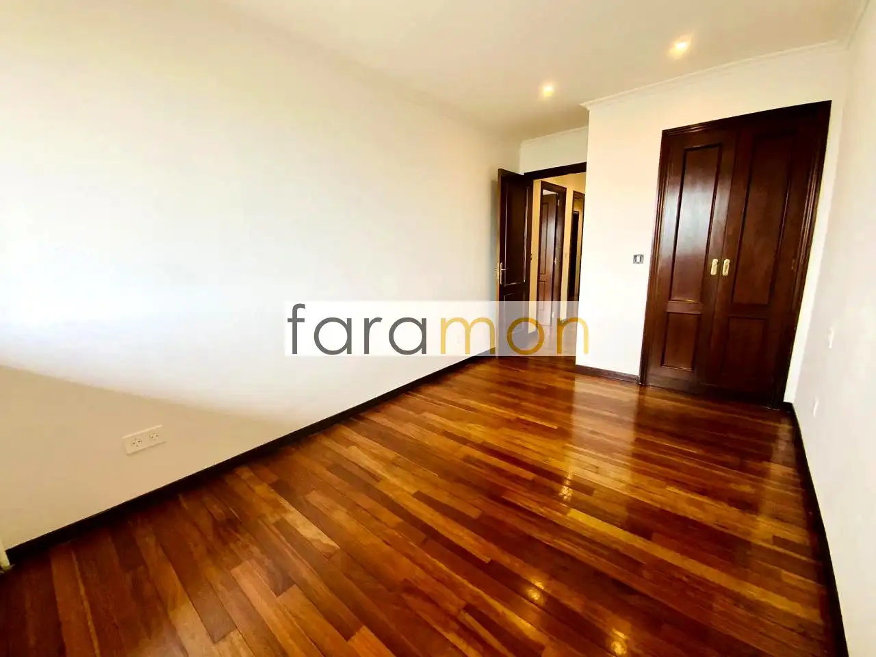Bedroom of Flat for rent in Vigo   with Air Conditioner, Heating and Terrace