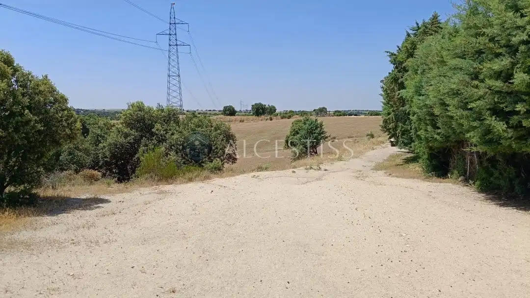 Land for sale in Méntrida