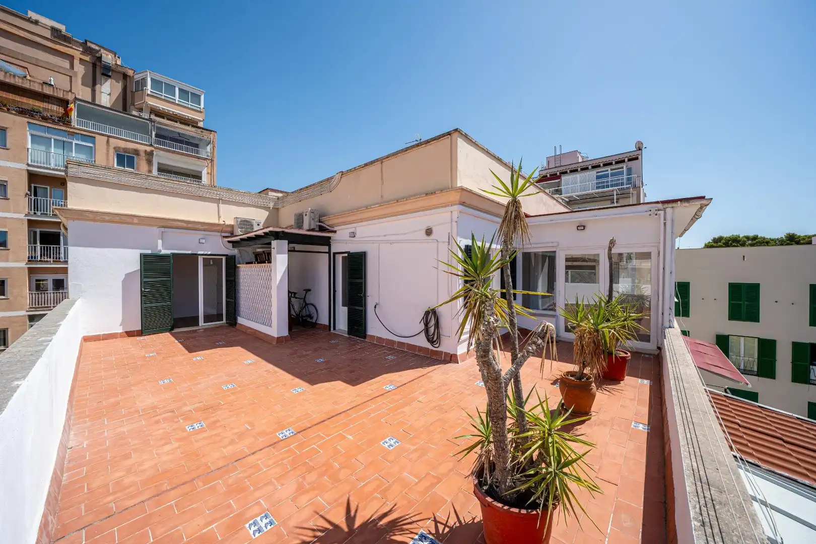 Attic for rent in Santa Catalina