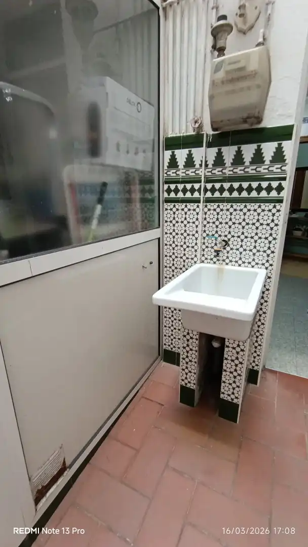 Bany de Pis en venda en Huelva amb Moblat i Balcó