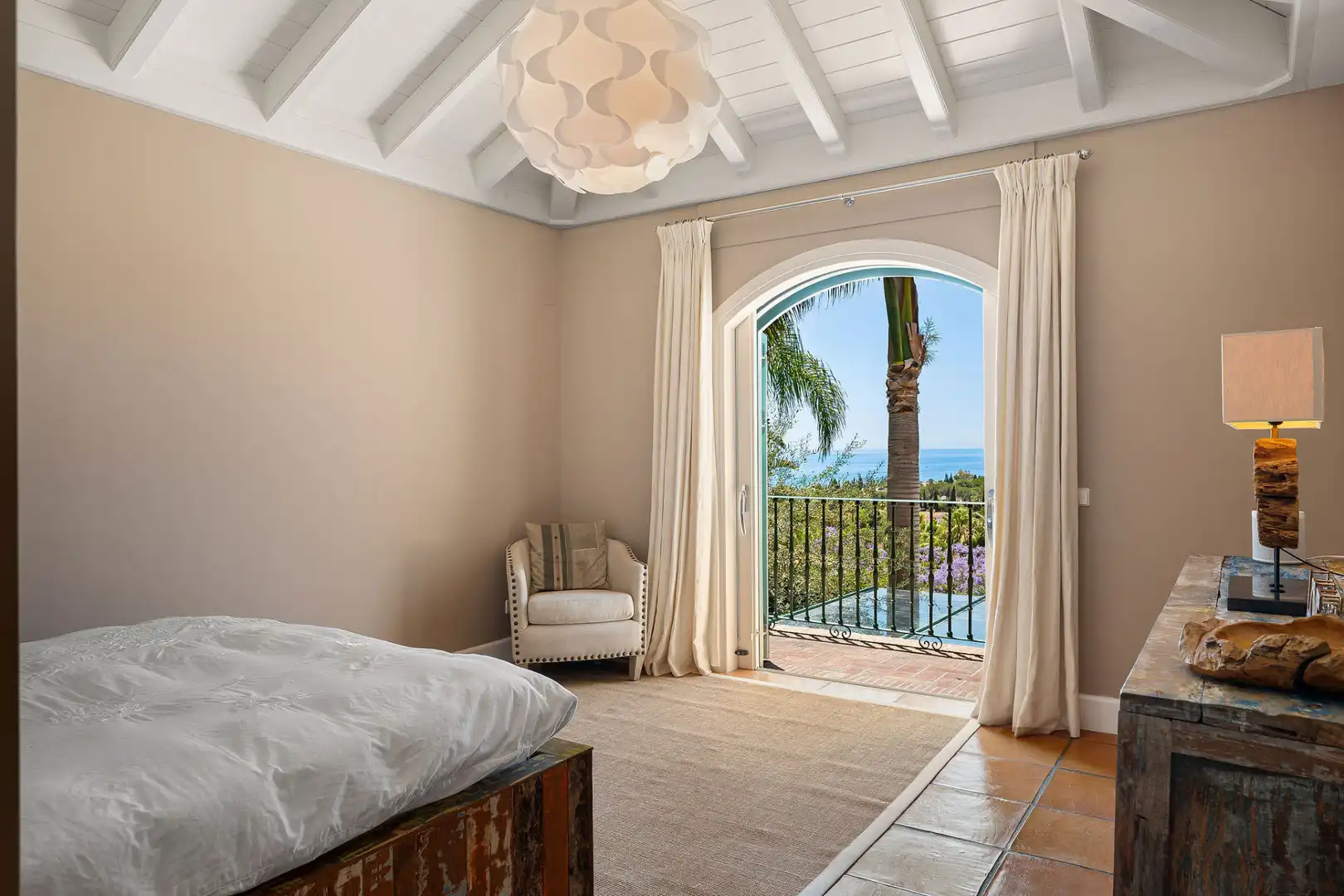 Dormitori de Casa o xalet en venda en Marbella amb Aire condicionat, Calefacció i Jardí privat