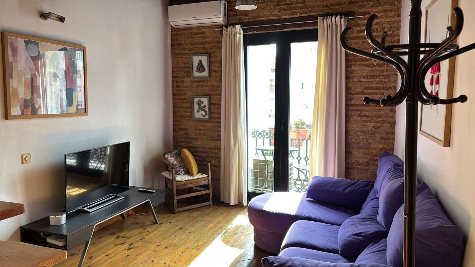 Sala d'estar de Apartament per a compartir en  Valencia Capital amb Aire condicionat i Terrassa