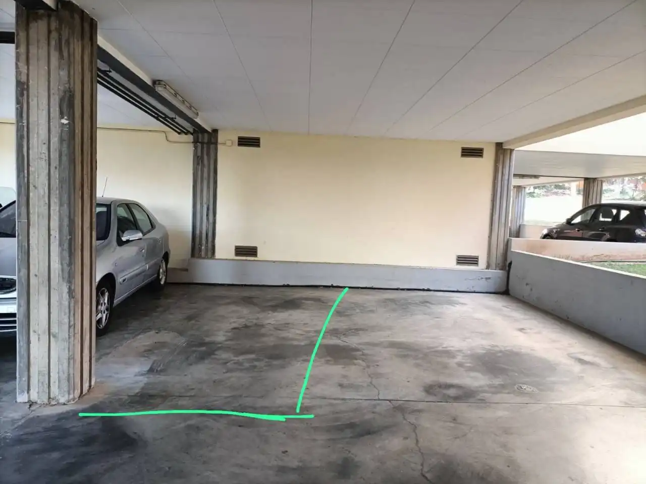 Parkplatz von Garage zur Miete in Girona