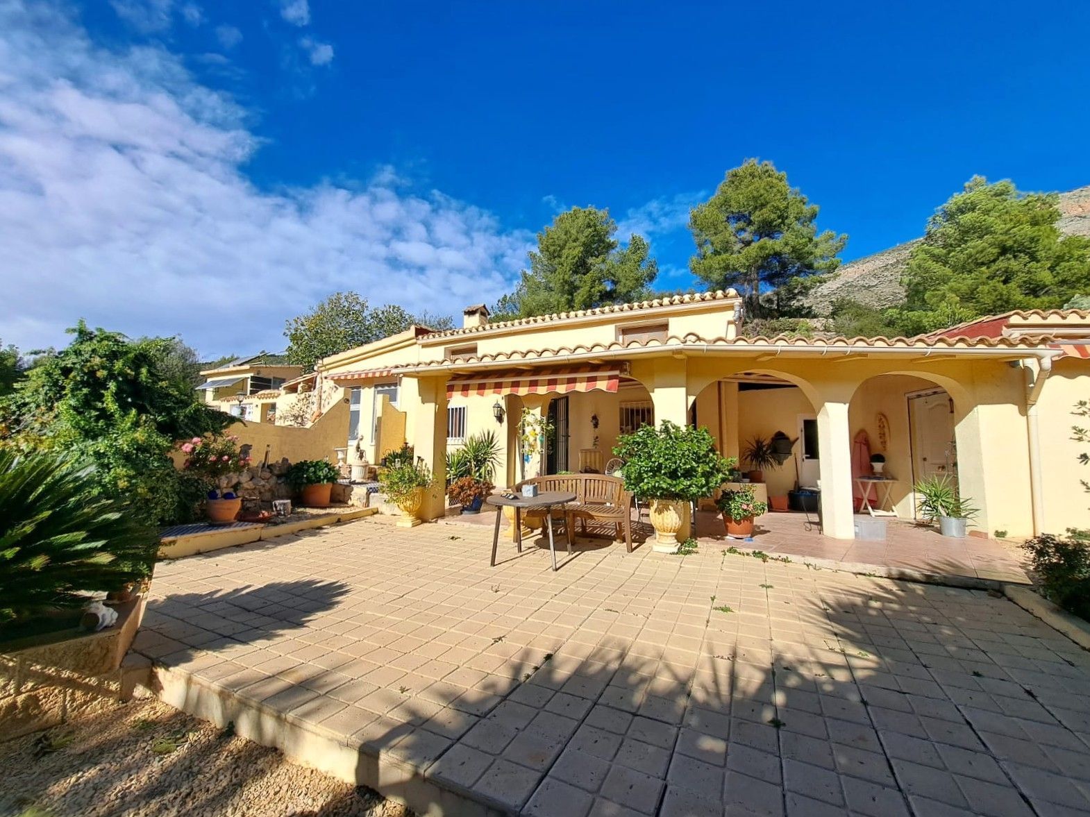 Vista exterior de Finca rústica en venda en Sella amb Jardí privat, Terrassa i Traster