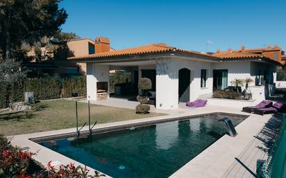 Piscina de Casa o xalet en venda en Mont-roig del Camp amb Aire condicionat, Calefacció i Jardí privat