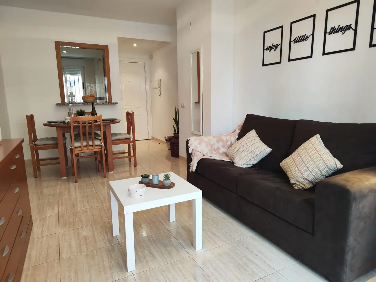Sala de estar de Apartamento de alquiler en Oropesa del Mar / Orpesa con Aire acondicionado, Terraza y Amueblado