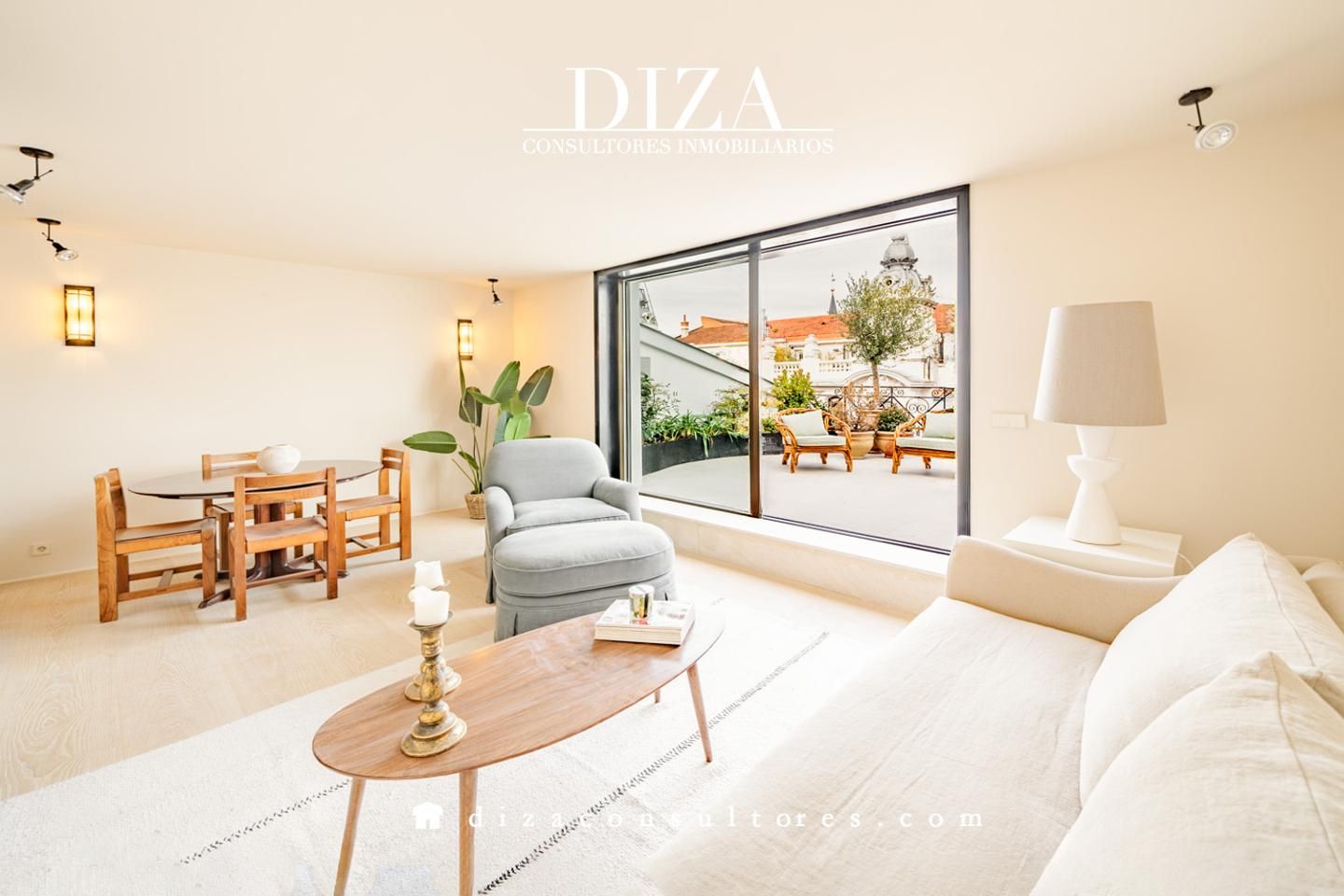 Exterior view of Duplex for sale in  Madrid Capital  with Air Conditioner, Heating and Terrace