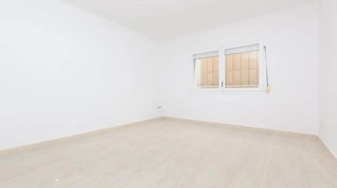 Foto 4 de Piso en venta en Plaça de Les Filipines, Els Merinals, Sabadell