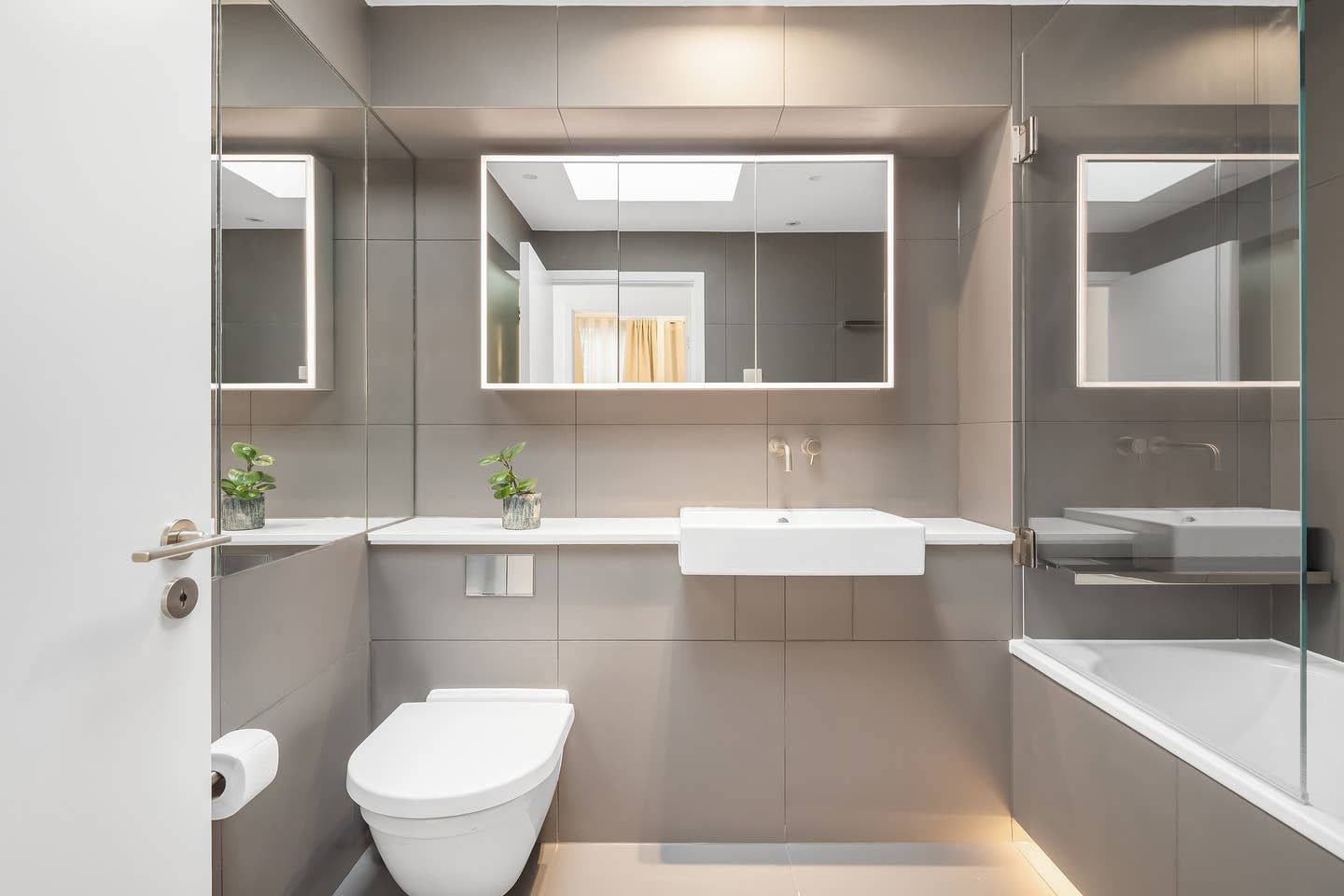 Bathroom of Flat to rent in Alicante / Alacant  with Air Conditioner, Furnished and Pets allowed