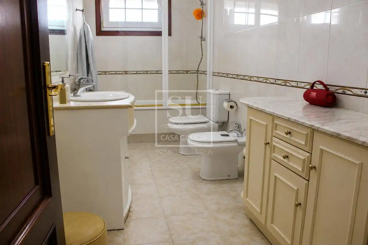 Baño de Casa o chalet en venta en Nigrán con Calefacción, Jardín privado y Terraza