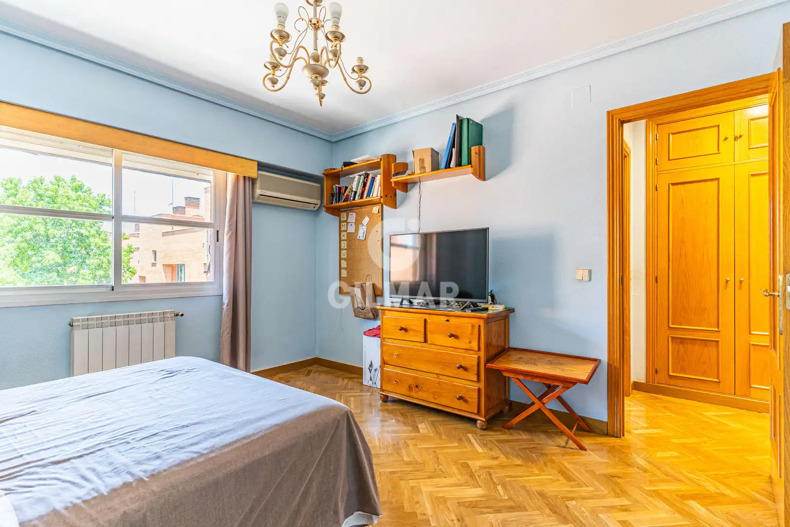 Habitación de Casa adosada en venta en Madrid con Calefacción y Jardín privado