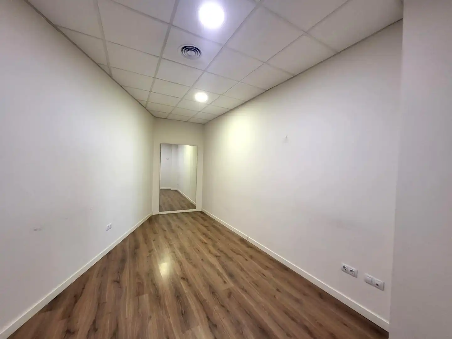 Business premises to rent in Sant Josep - Zona Hospital, imagen 4