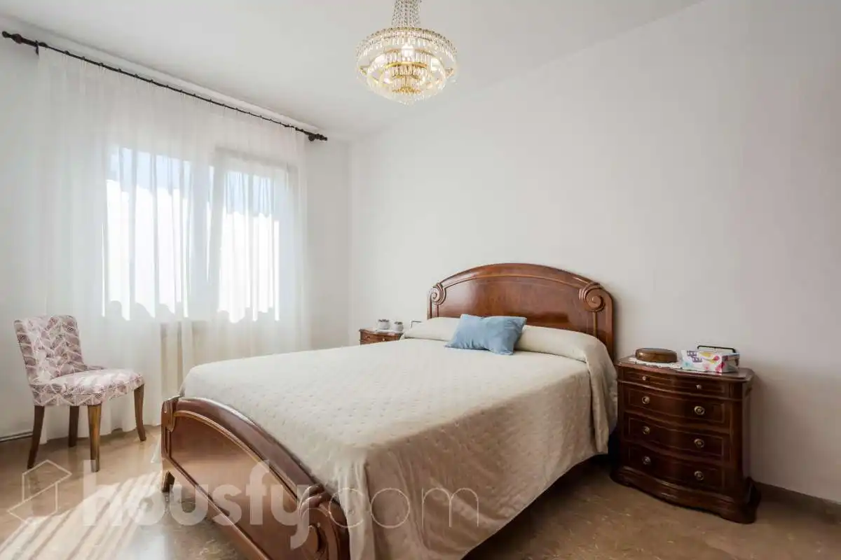 Bedroom of Houses for sale in Santa Coloma de Gramenet  with Air Conditioner, Heating and Private garden