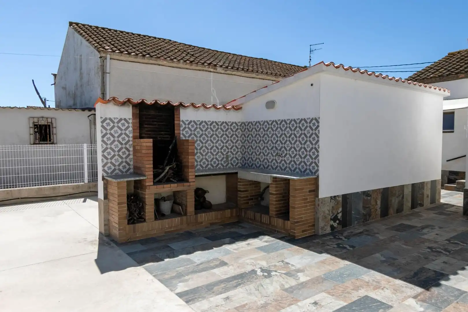 Vista exterior de Casa o chalet en venta en Deltebre