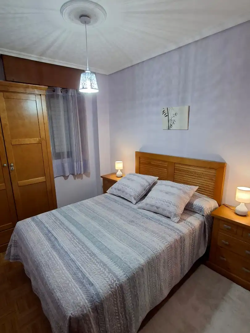 Dormitori de Pis de lloguer en Moaña amb Parquet i Moblat