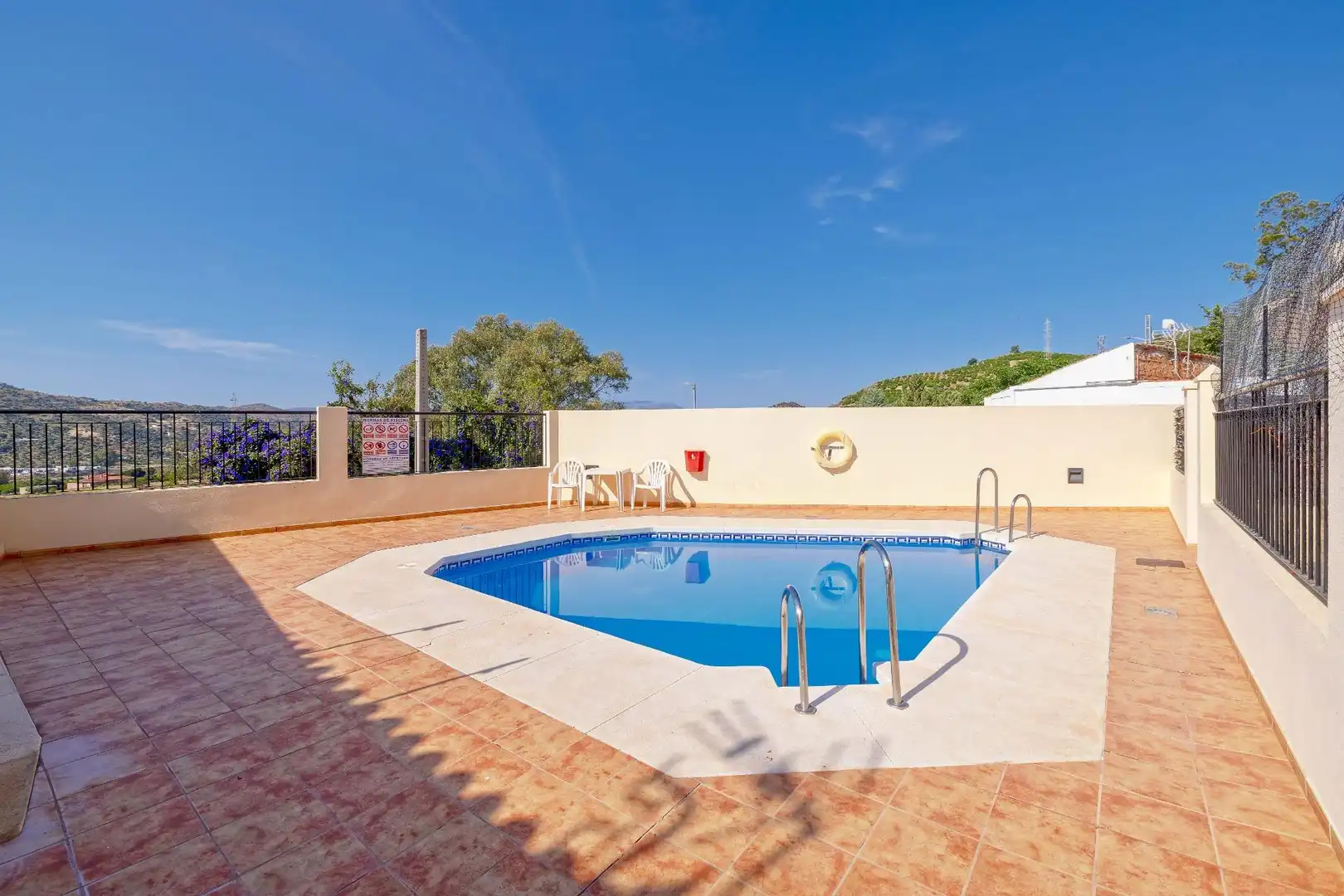 Schwimmbecken von Wohnung zum Verkauf in Almogía mit Klimaanlage, Terrasse und Abstellraum