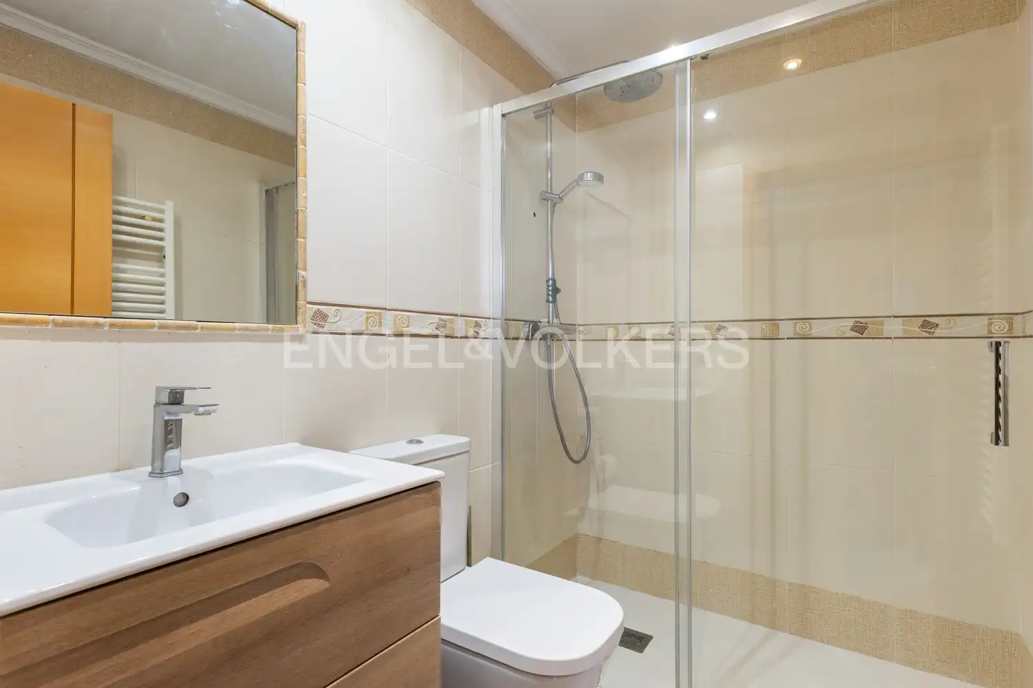 Baño de Casa o chalet en venta en Albalat dels Tarongers con Aire acondicionado, Calefacción y Jardín privado