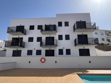 Pis d'obra nova amb piscina en venda a Carrer Verge de Montserrat 17