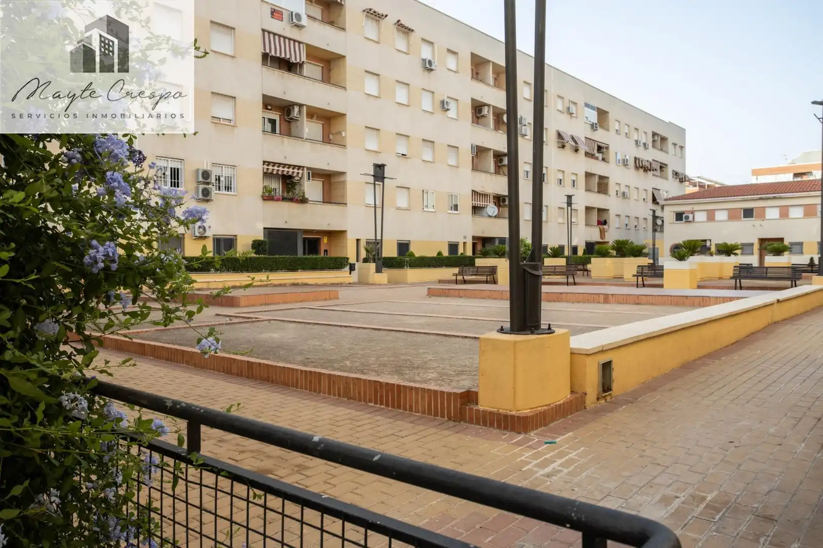 Pis amb terrassa en venda a Calle Calle Andújar