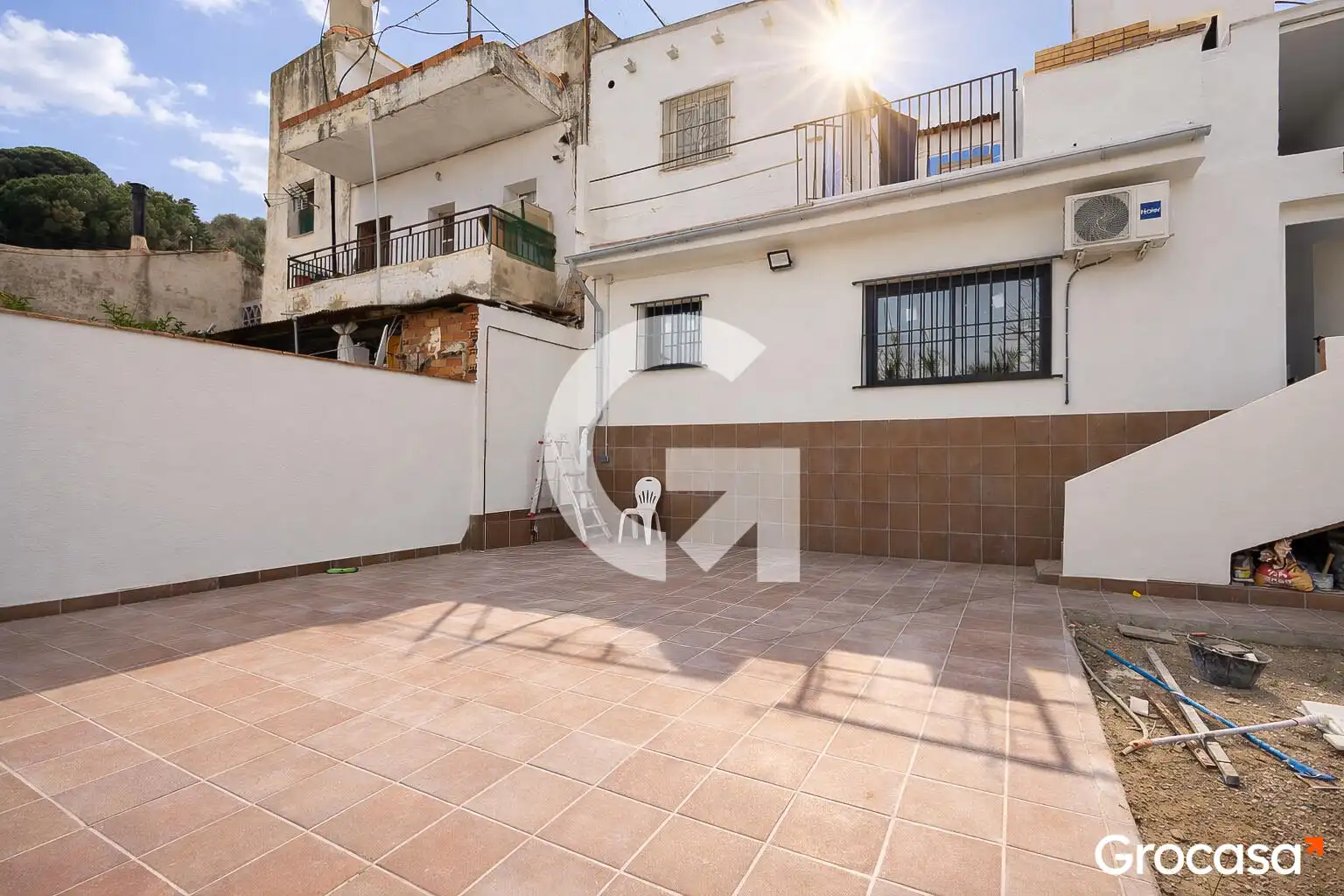 Exterior view of Flat for sale in Sant Vicenç Dels Horts  with Air Conditioner, Heating and Terrace