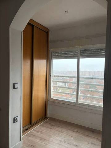 Piso en Venta en Calle de Felipe de Diego, 27 en Palomeras Bajas