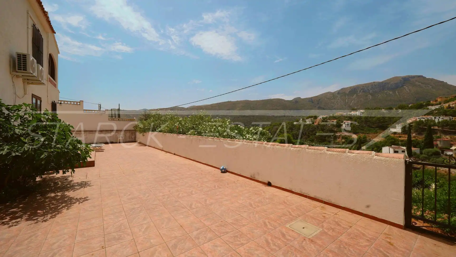Terrassa de Casa o xalet en venda en L'Atzúbia amb Aire condicionat, Jardí privat i Piscina