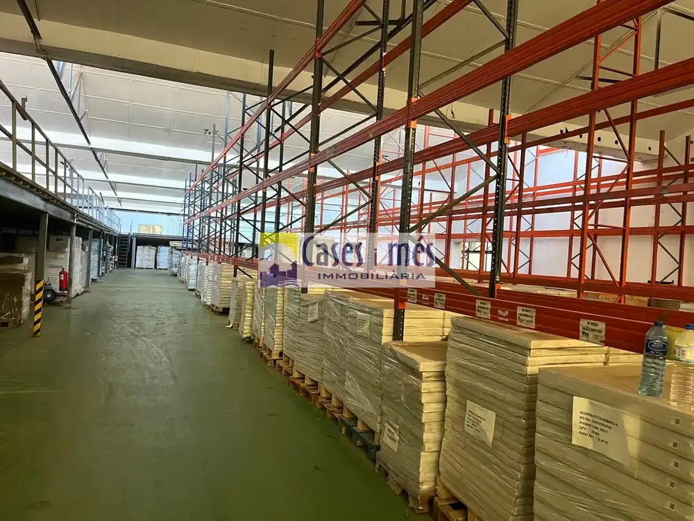Nau industrial en venda en Foios