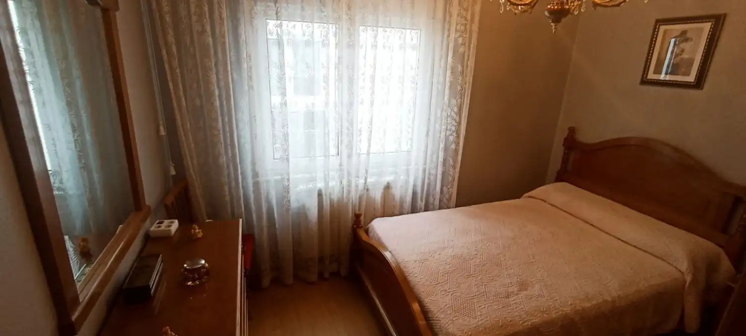Habitación de Piso en venta en Gijón  con Calefacción
