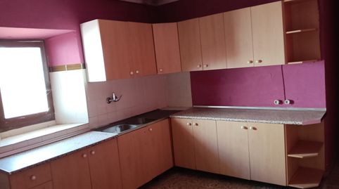 **Casa Pareada en Sale - Oportunidad Única para Reformar**, imatge 2
