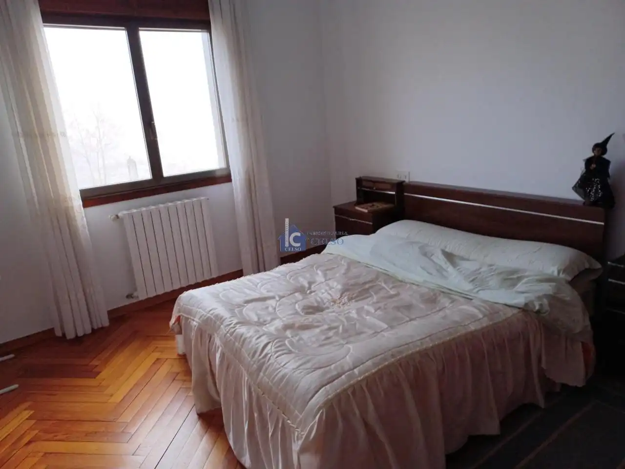 Habitación de Casa o chalet en venta en Ourense Capital  con Calefacción, Jardín privado y Amueblado