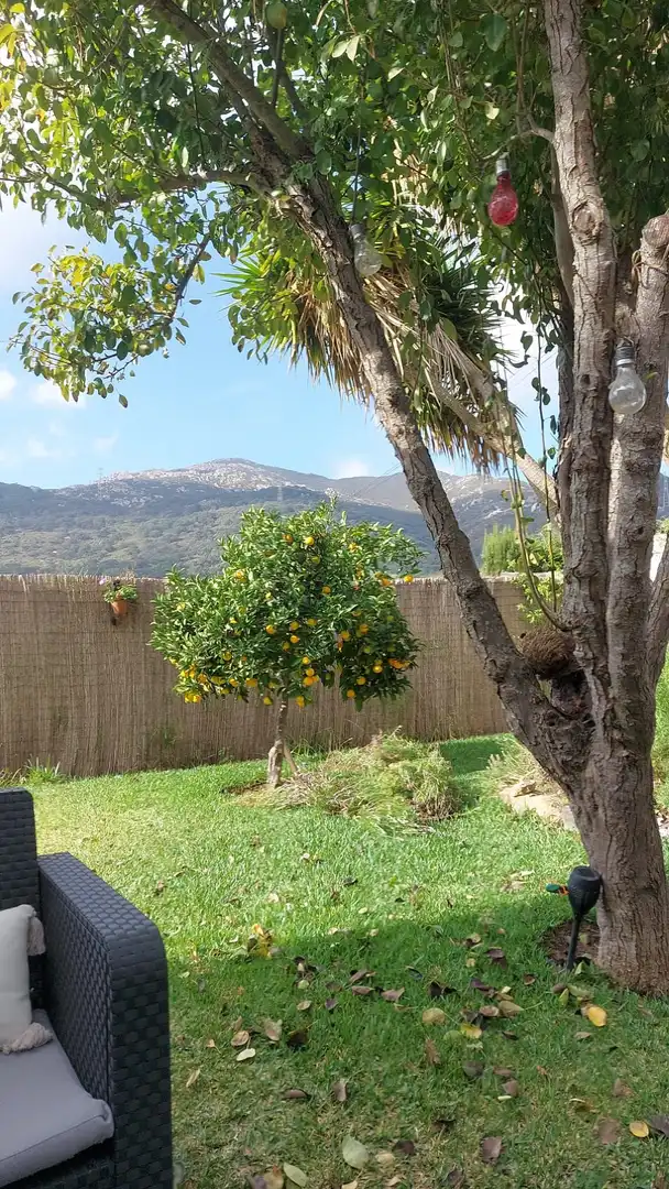 Jardí de Casa o xalet en venda en Algeciras amb Jardí privat