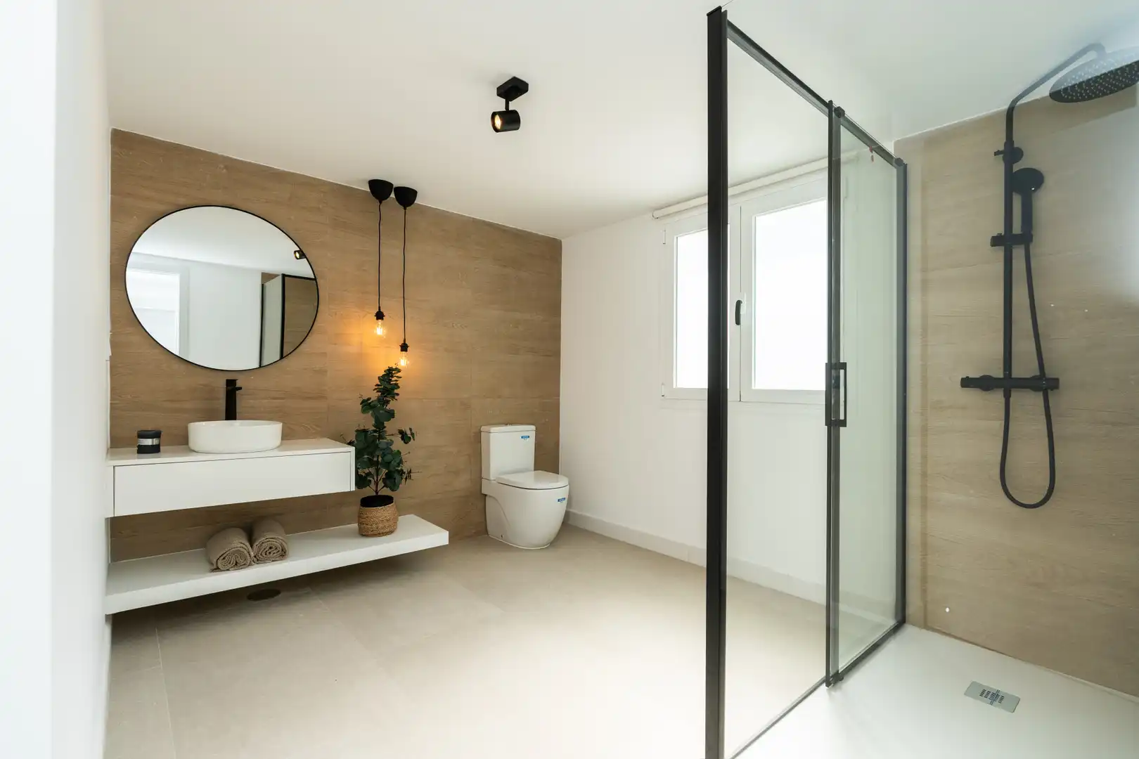 Bany de Casa o xalet en venda en Estepona amb Jardí privat i Piscina