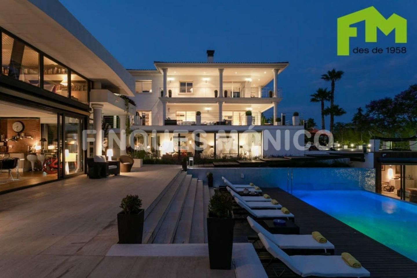 Vista exterior de Casa o xalet en venda en Teià amb Aire condicionat, Calefacció i Jardí privat