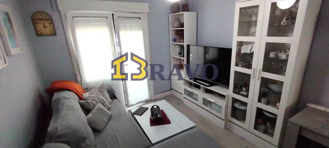 Sala d'estar de Pis en venda en Medina de Pomar amb Calefacció, Terrassa i Moblat