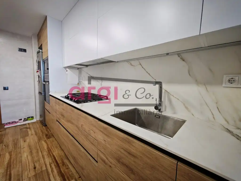 Cuina de Àtic en venda en Viladecans amb Terrassa i Balcó