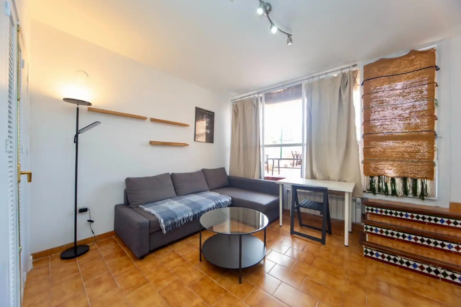 Sala d'estar de Apartament de lloguer en Granada amb Calefacció, Terrassa i Moblat