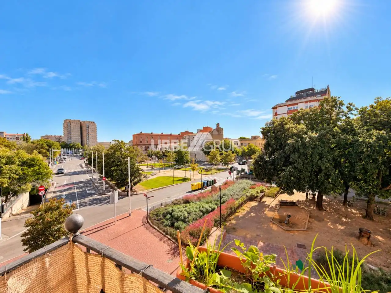 Außenansicht von Wohnung zum Verkauf in Terrassa mit Terrasse und Balkon