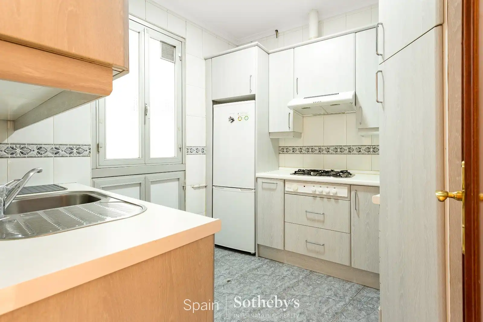 Kitchen of Apartments for sale in Madrid  with Air Conditioner and Heating