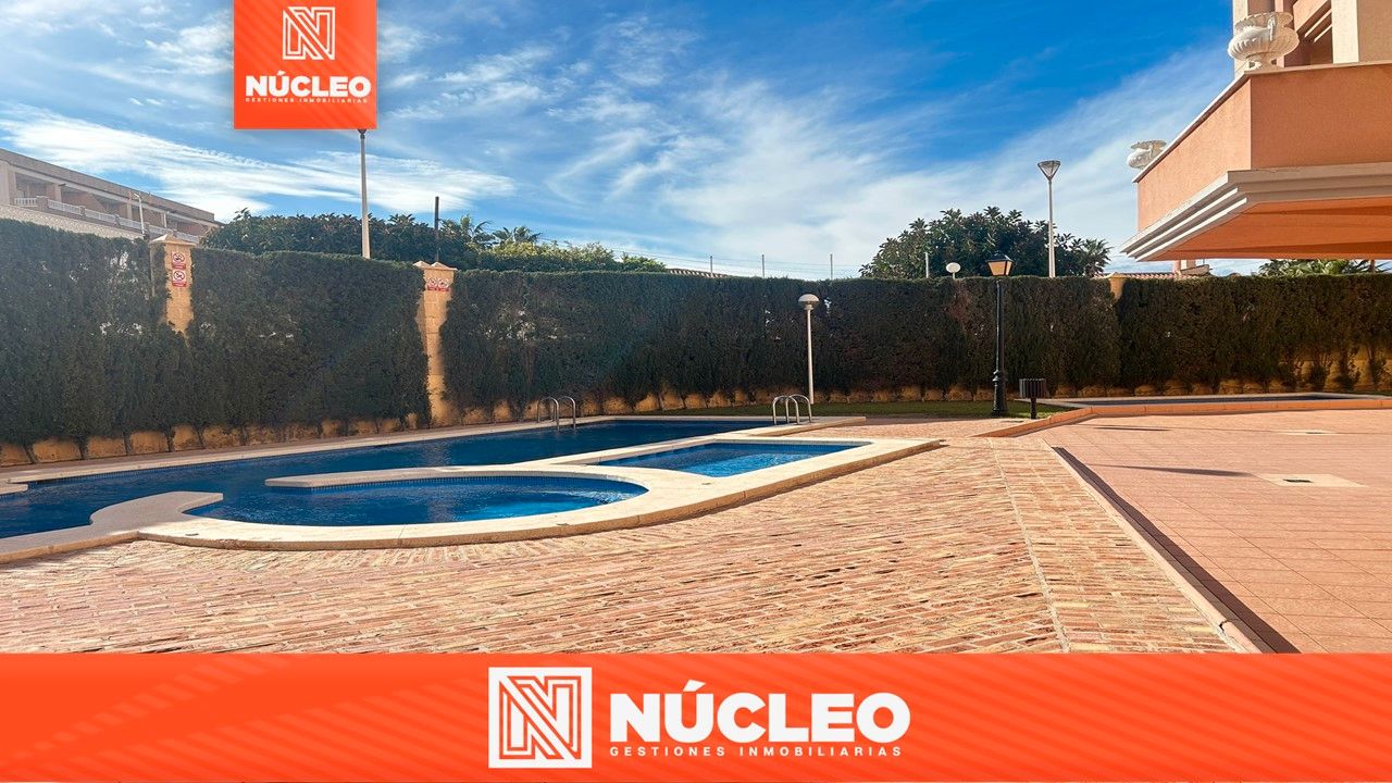 Piscina de Pis en venda en Torrevieja amb Aire condicionat, Forn i Rentadora