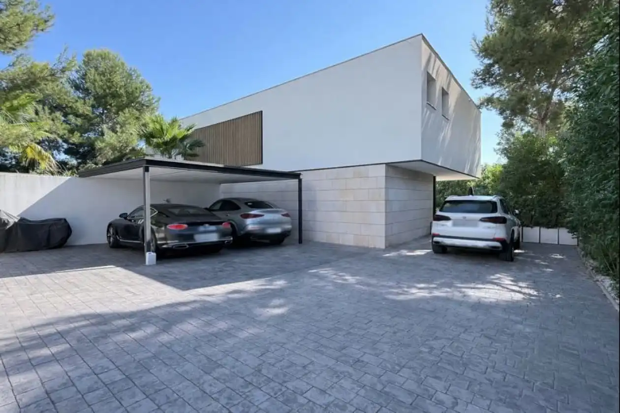 Parking of Houses for sale in Calvià