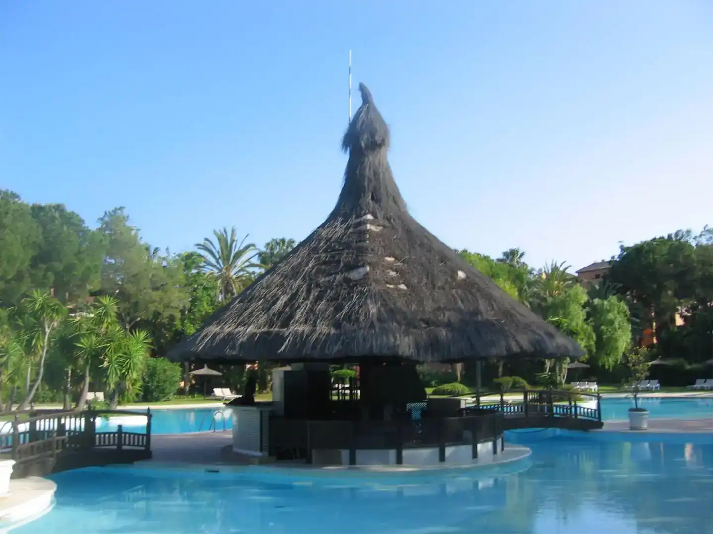 Piscina de Pis en venda en Estepona amb Aire condicionat, Jardí privat i Piscina
