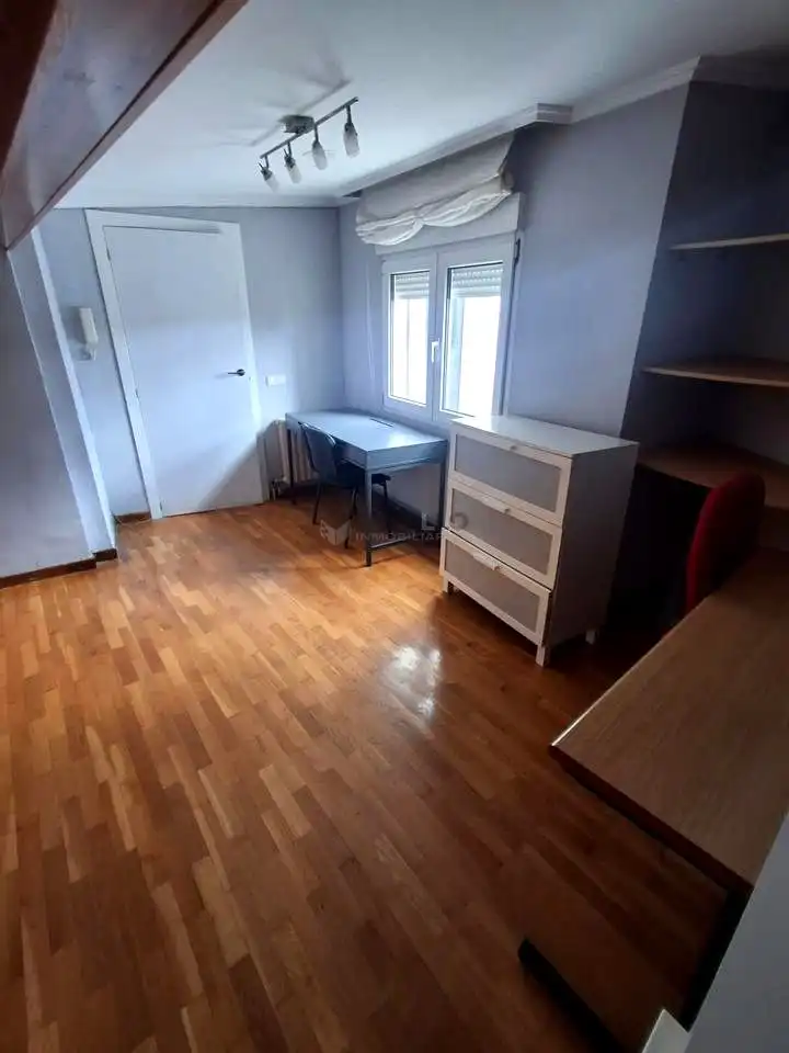 Habitación de Dúplex en venta en Teruel con Calefacción, Terraza y Amueblado