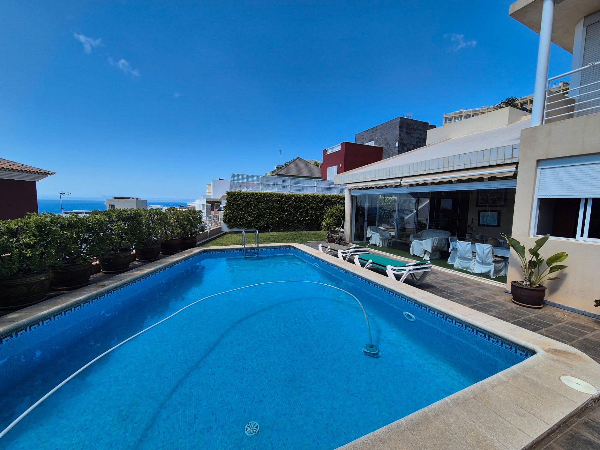 Piscina de Casa o xalet de lloguer en  Santa Cruz de Tenerife Capital amb Aire condicionat, Calefacció i Jardí privat