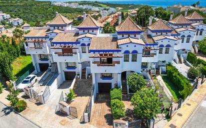 Exterior view of Single-family semi-detached for sale in La Alcaidesa  with Air Conditioner, Private garden and Terrace