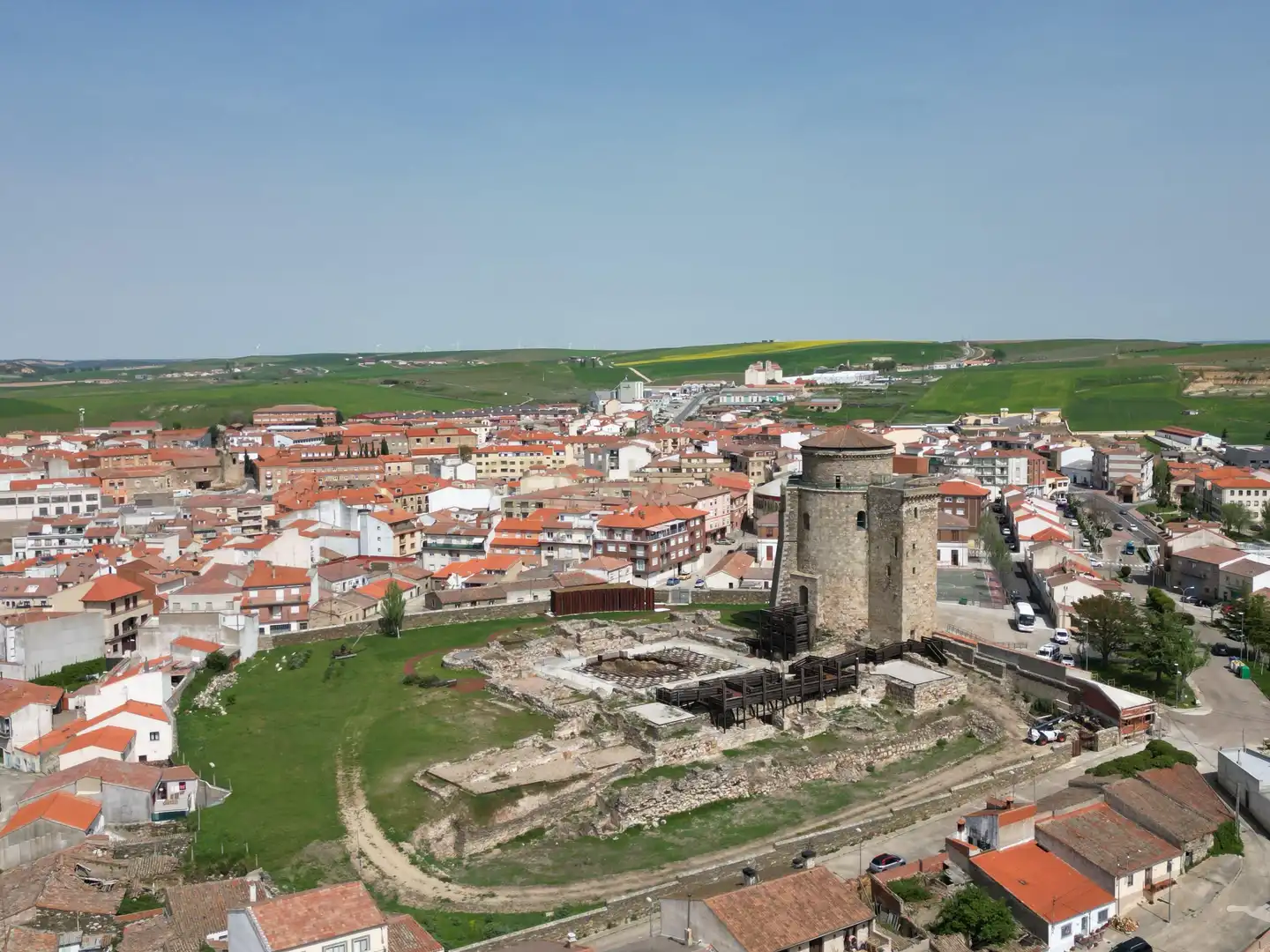 Vista exterior de Edificio en venta en Alba de Tormes con Alarma