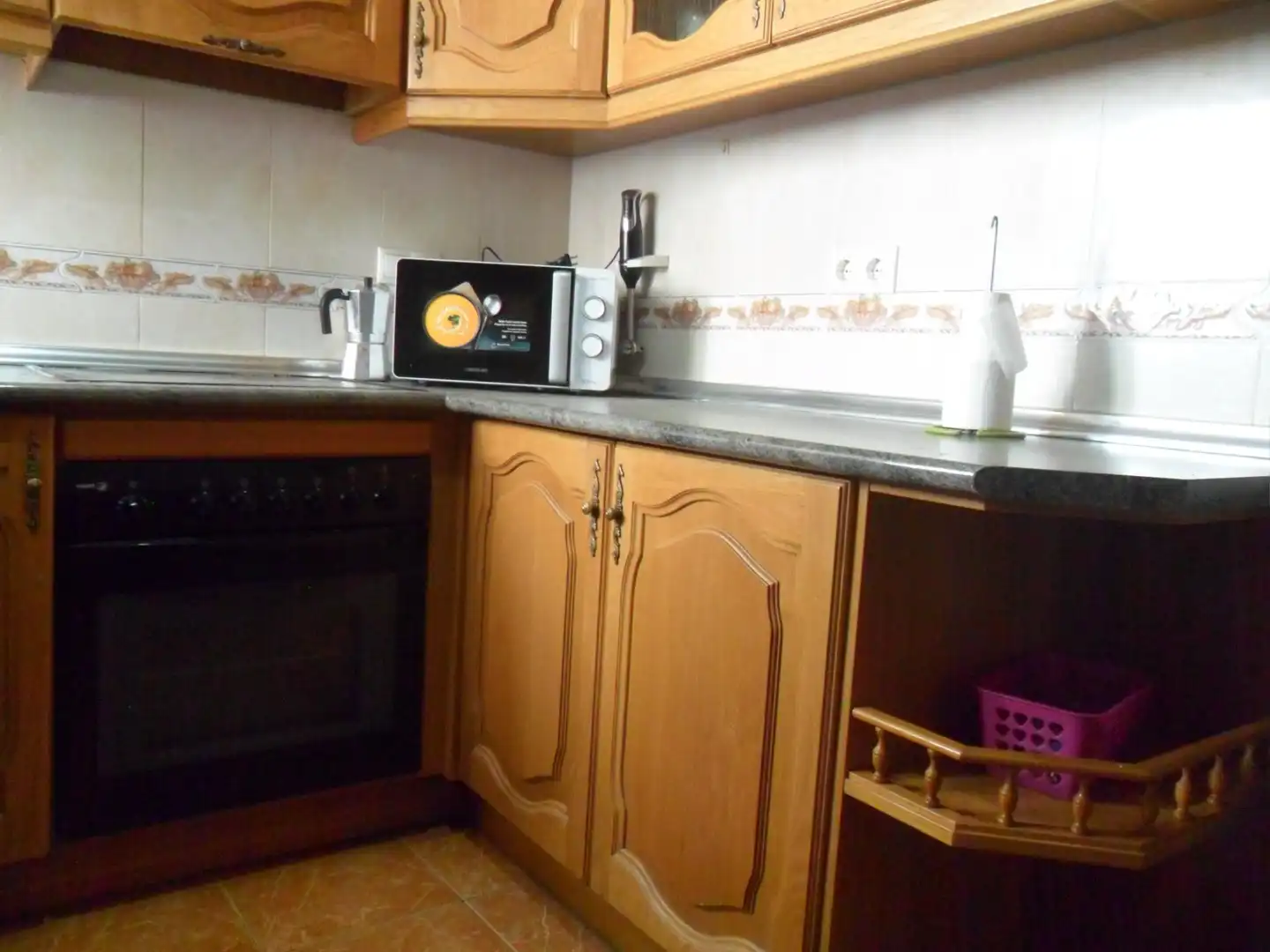 Cocina de Piso de alquiler en Granada con Calefacción y Jardín privado